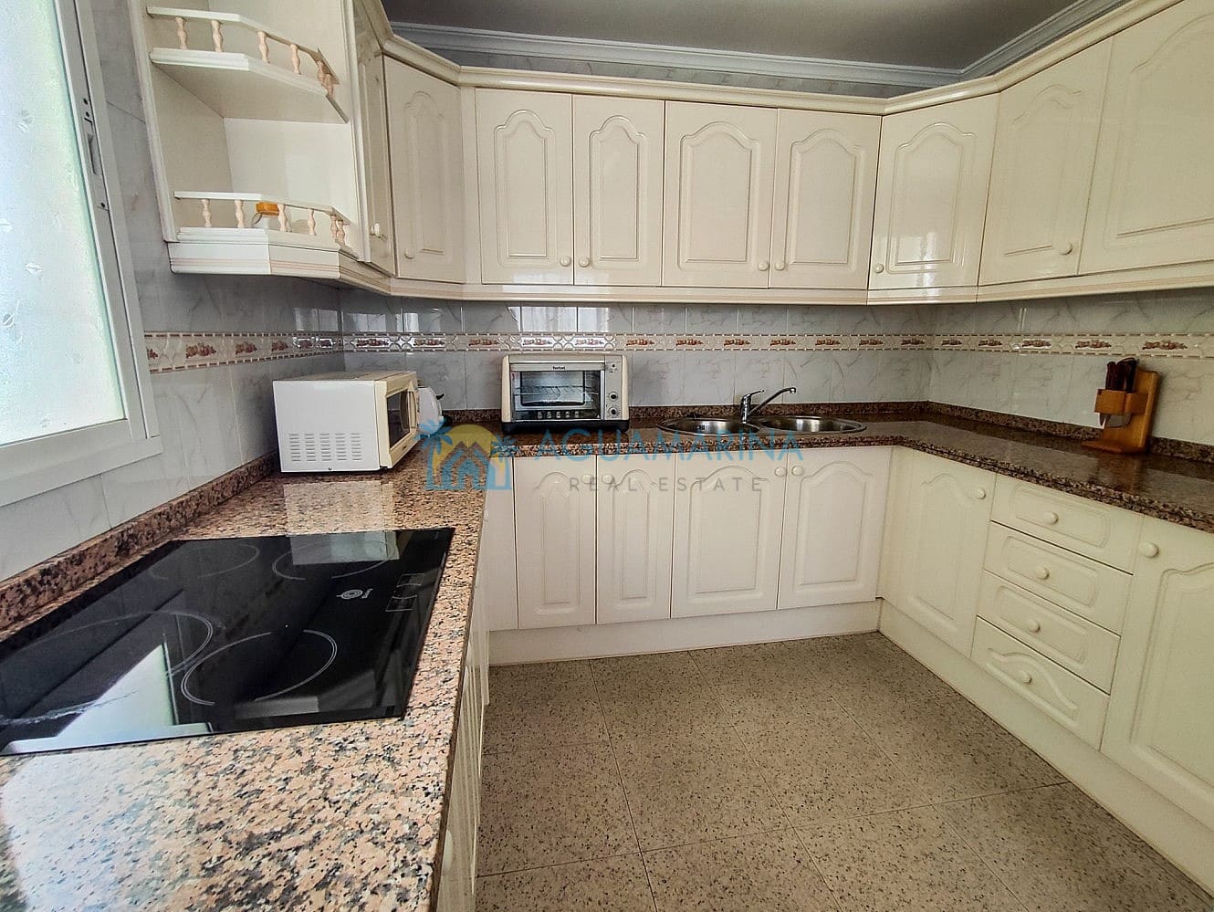 4 soveværelse Semi-Rækkehus til salg i Nerja - € 350.000 (Ref: 7512558)