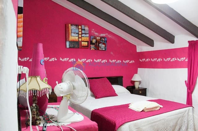 2 sovrum Villa till salu i Salares - 88 000 € (Ref: 7512566)