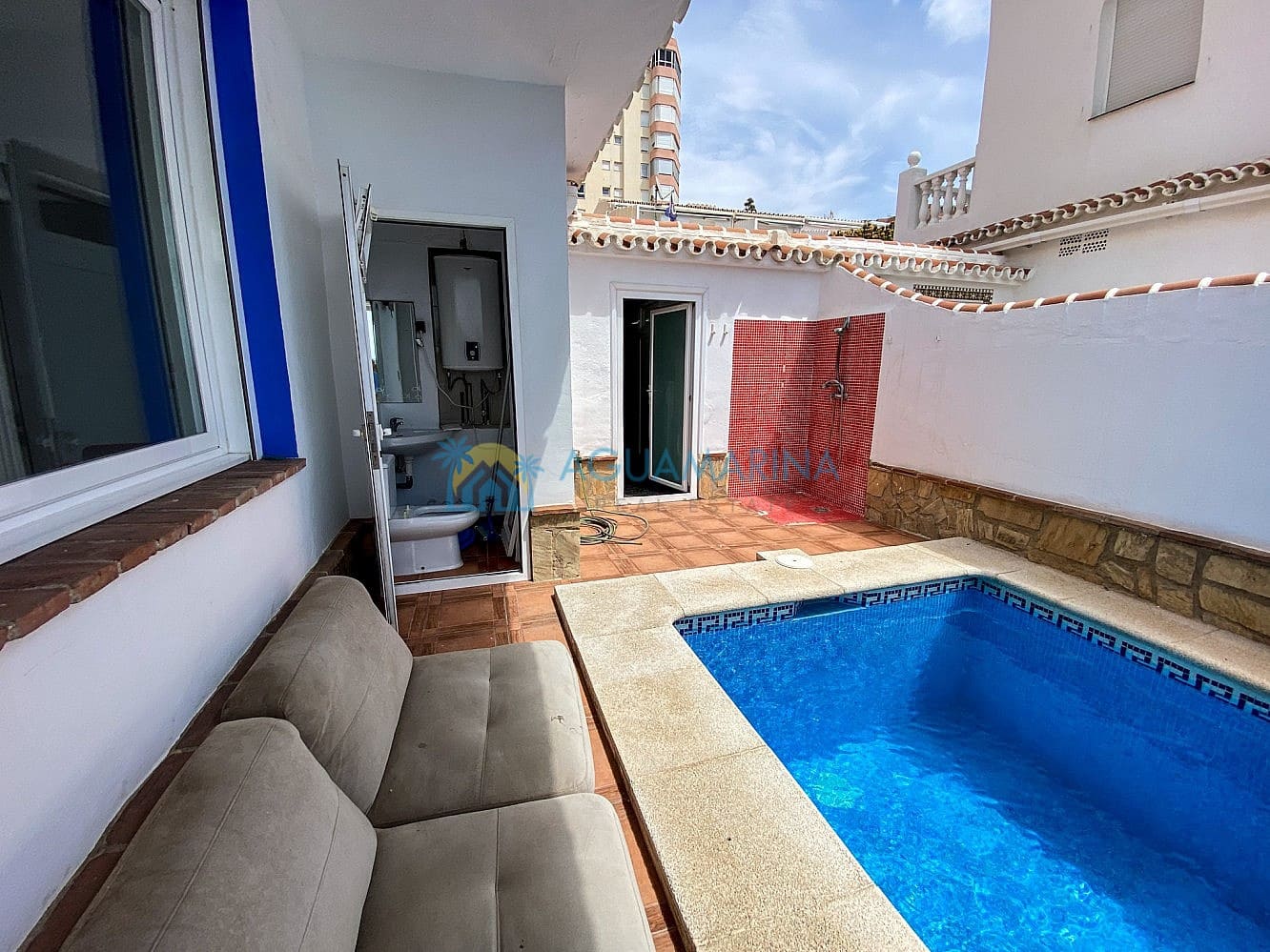 4 sypialnia Dom blizniak na sprzedaż w Torrox-Costa z basenem - 630 000 € (Ref: 7557375)