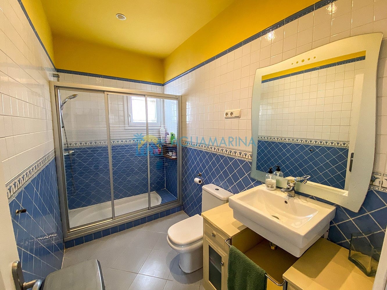 4 sypialnia Dom blizniak na sprzedaż w Torrox-Costa z basenem - 630 000 € (Ref: 7557375)