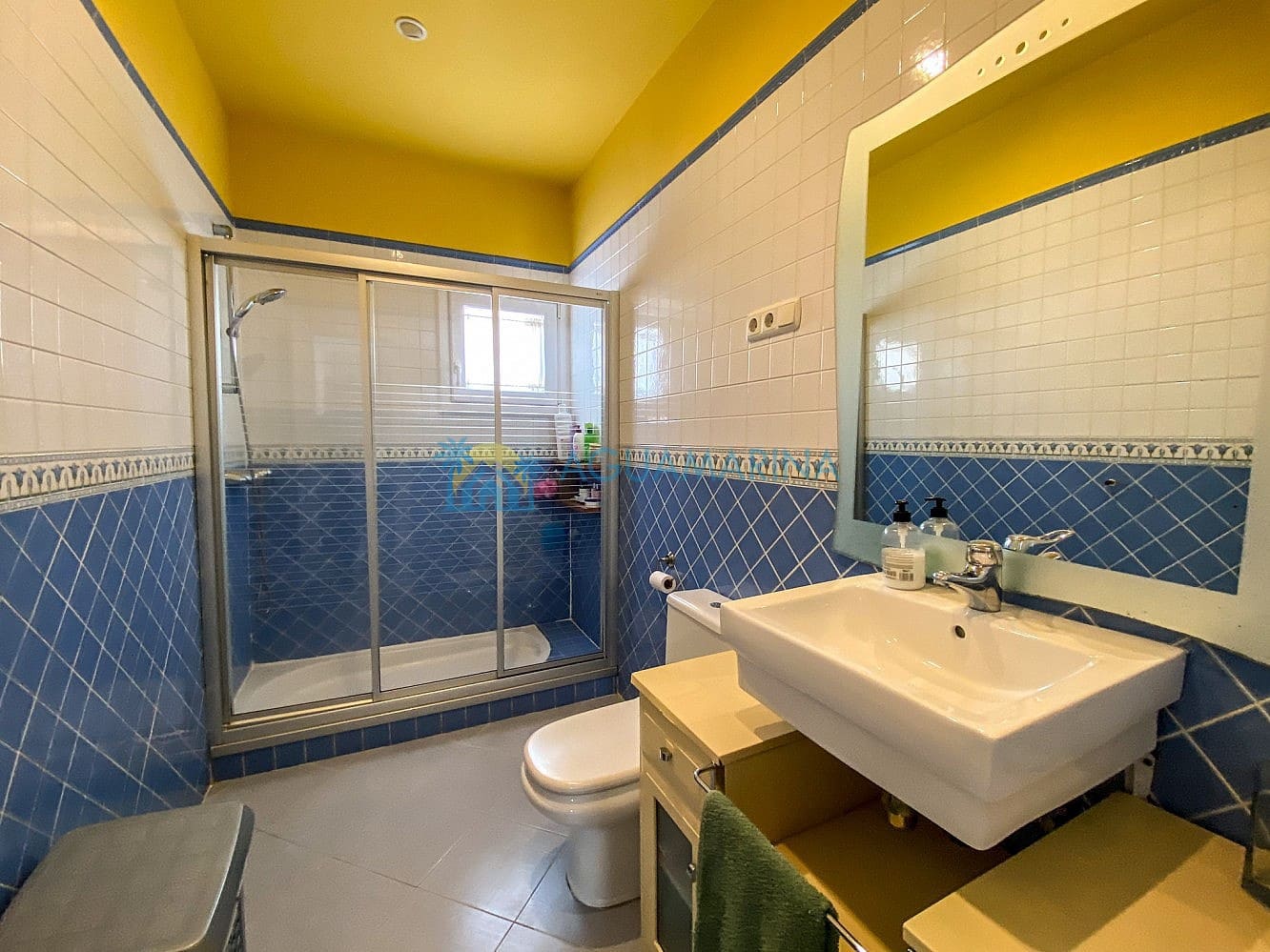 4 sypialnia Dom blizniak na sprzedaż w Torrox-Costa z basenem - 630 000 € (Ref: 7557375)