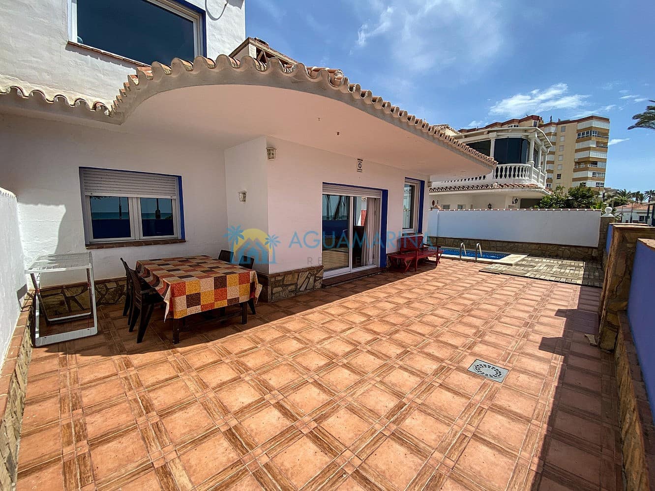 4 sypialnia Dom blizniak na sprzedaż w Torrox-Costa z basenem - 630 000 € (Ref: 7557375)