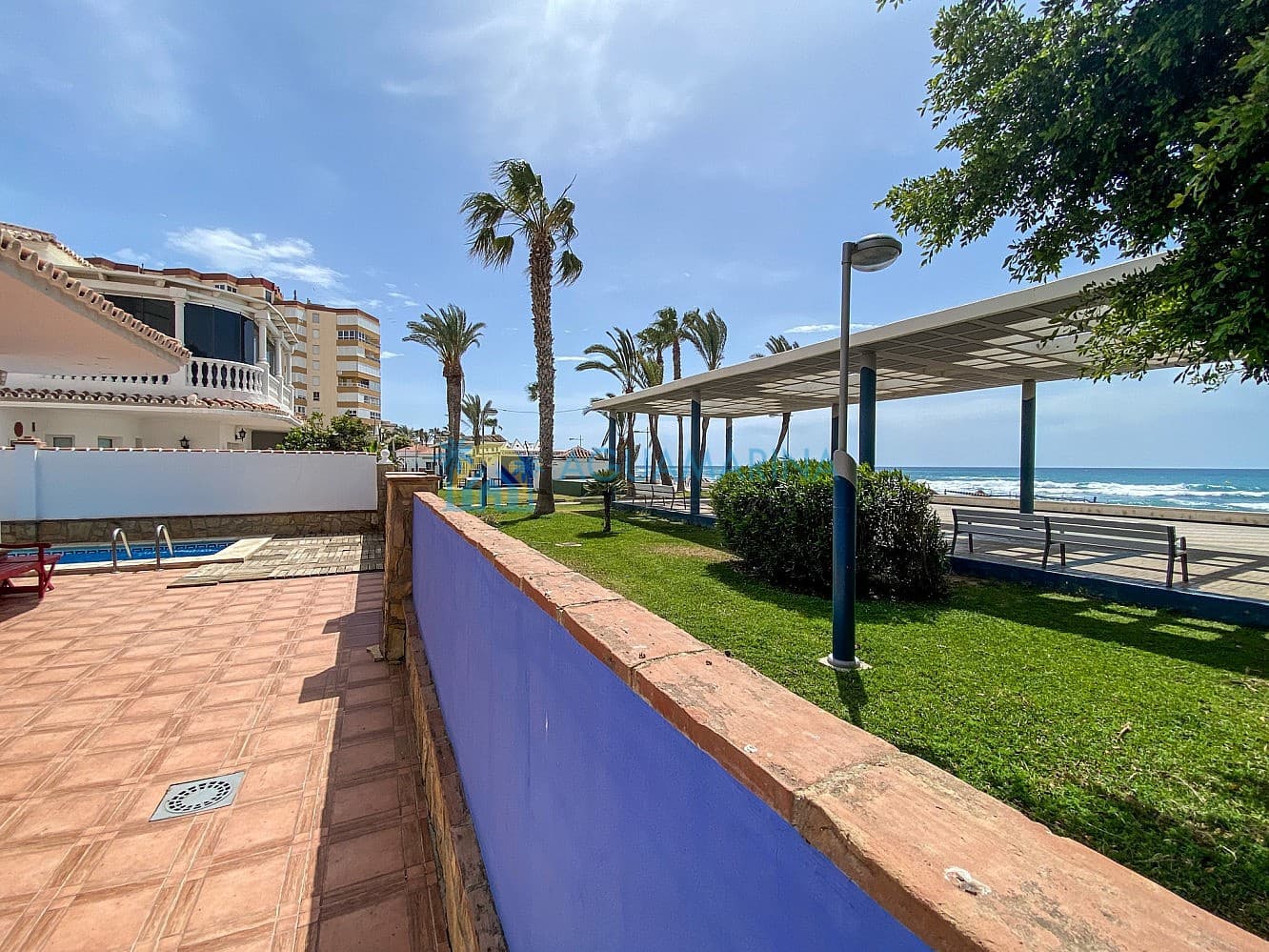 4 sypialnia Dom blizniak na sprzedaż w Torrox-Costa z basenem - 630 000 € (Ref: 7557375)