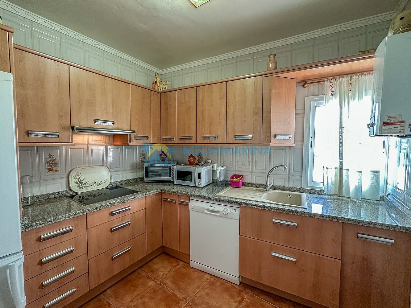 4 soveværelse Rækkehus til salg i Competa - € 168.000 (Ref: 9049779)