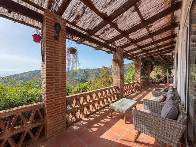 2 makuuhuone Huvila myytävänä paikassa Torrox Pueblo, Torrox mukana uima-altaan - 375 000 € (Ref: 9814653)