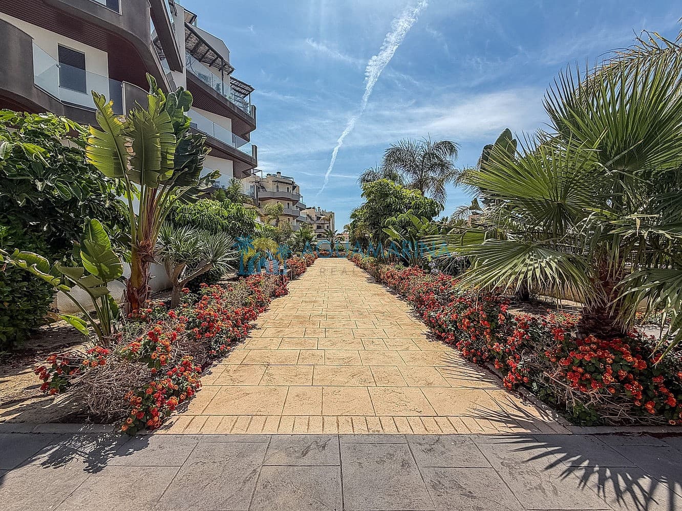 2 bedroom Apartment for sale in Torrox with pool - € 310,000 (Ref: 9899779)