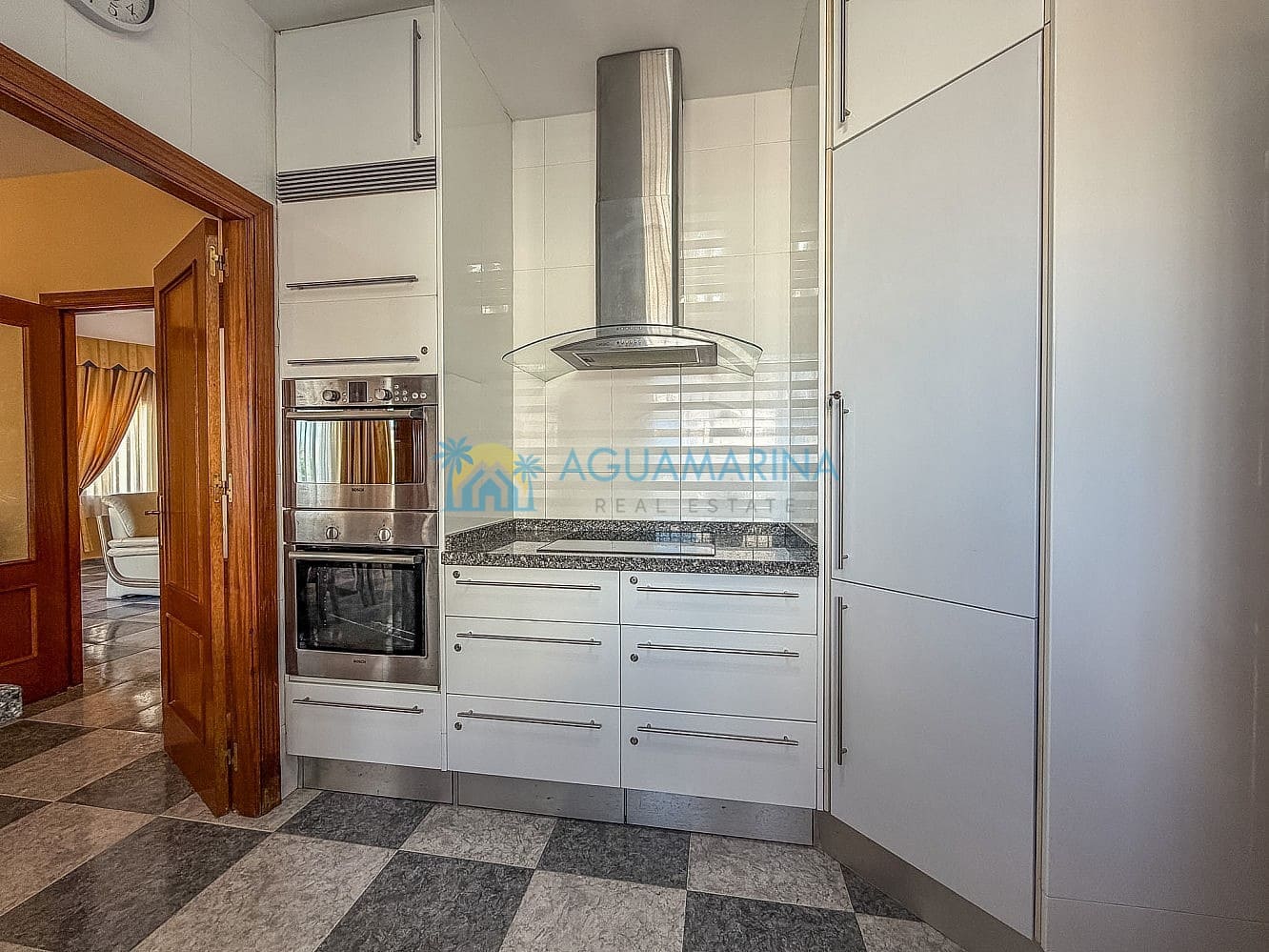 4 sypialnia Willa na sprzedaż w Torrox z basenem - 575 000 € (Ref: 9964374)