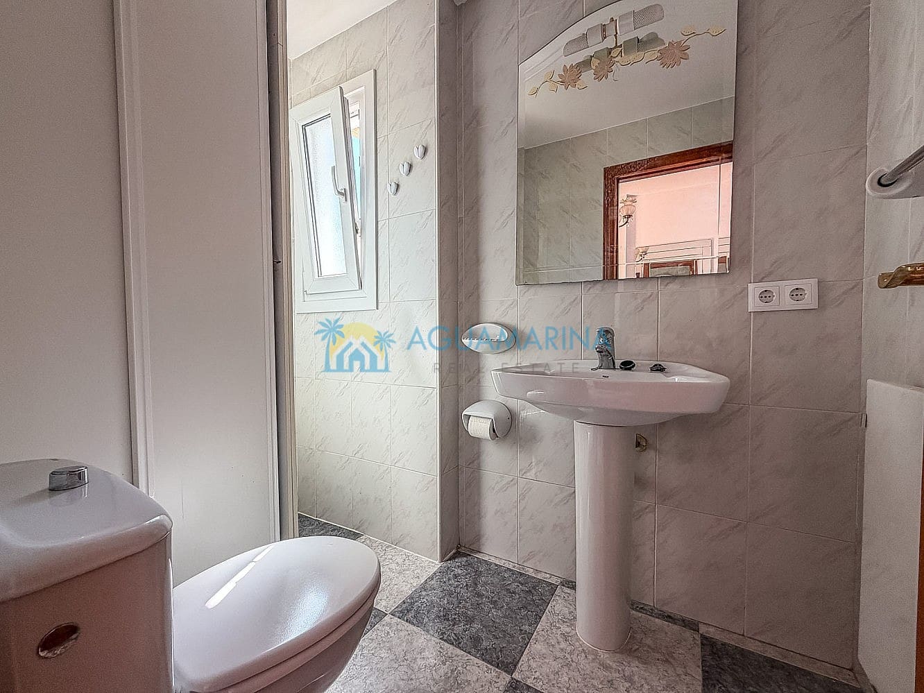 4 sypialnia Willa na sprzedaż w Torrox z basenem - 575 000 € (Ref: 9964374)