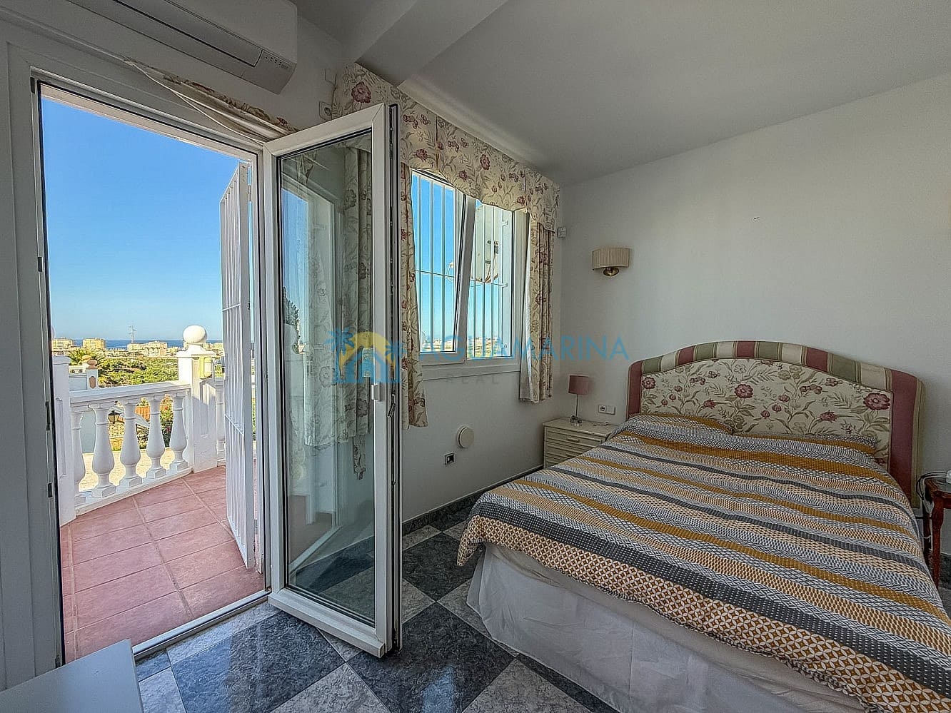 4 sypialnia Willa na sprzedaż w Torrox z basenem - 575 000 € (Ref: 9964374)