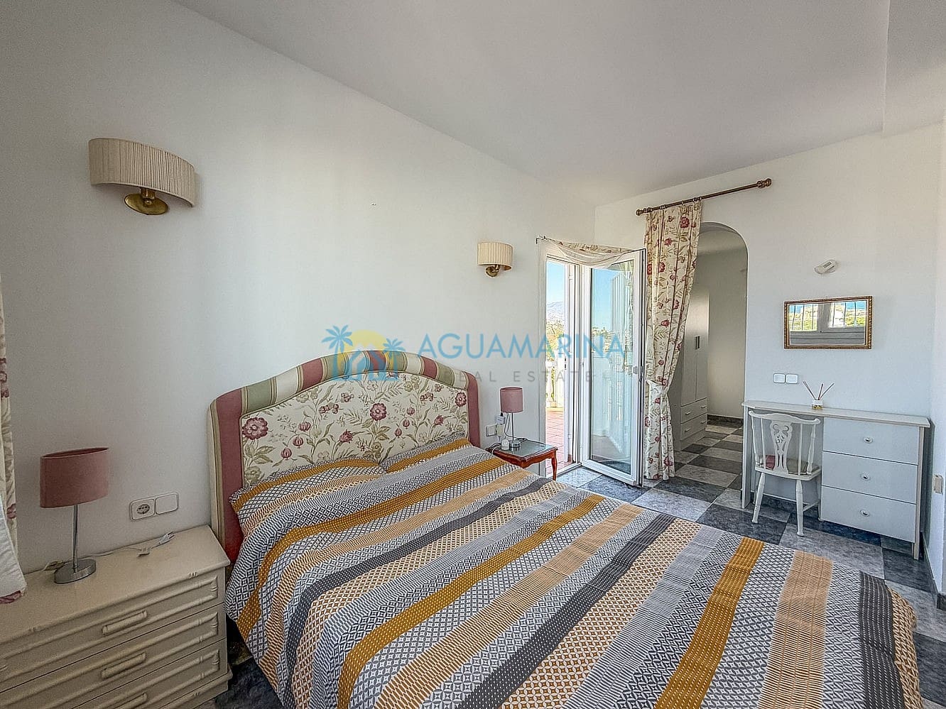 4 sypialnia Willa na sprzedaż w Torrox z basenem - 575 000 € (Ref: 9964374)