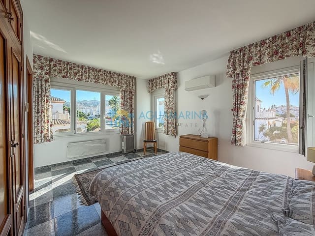 4 sypialnia Willa na sprzedaż w Torrox Park, Torrox z basenem - 575 000 € (Ref: 9964374)