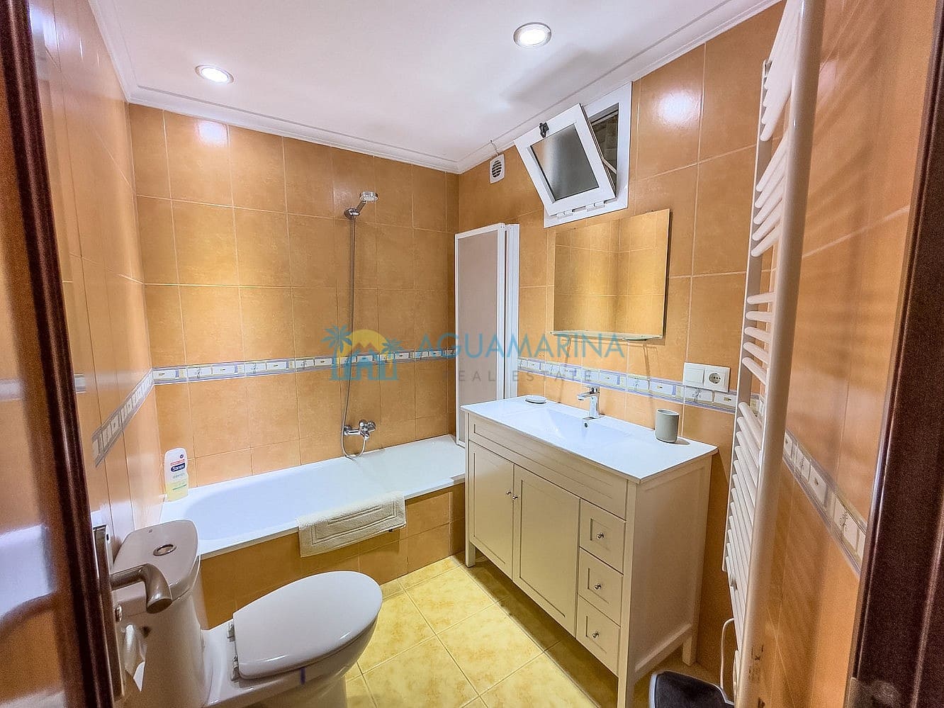 4 Zimmer Reihenhaus zu verkaufen in Torrox mit Pool - 379.000 € (Ref: 9981427)