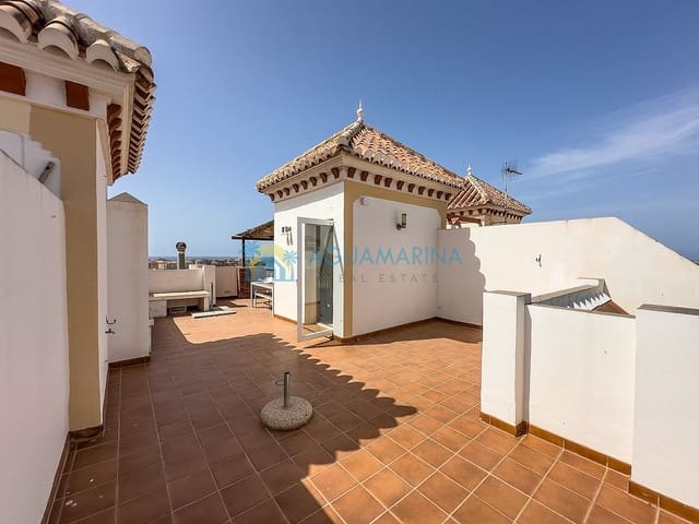 Adosado de 4 habitaciones en Torrox Pueblo, Torrox en venta con piscina - 379.000 € (Ref: 9981427)