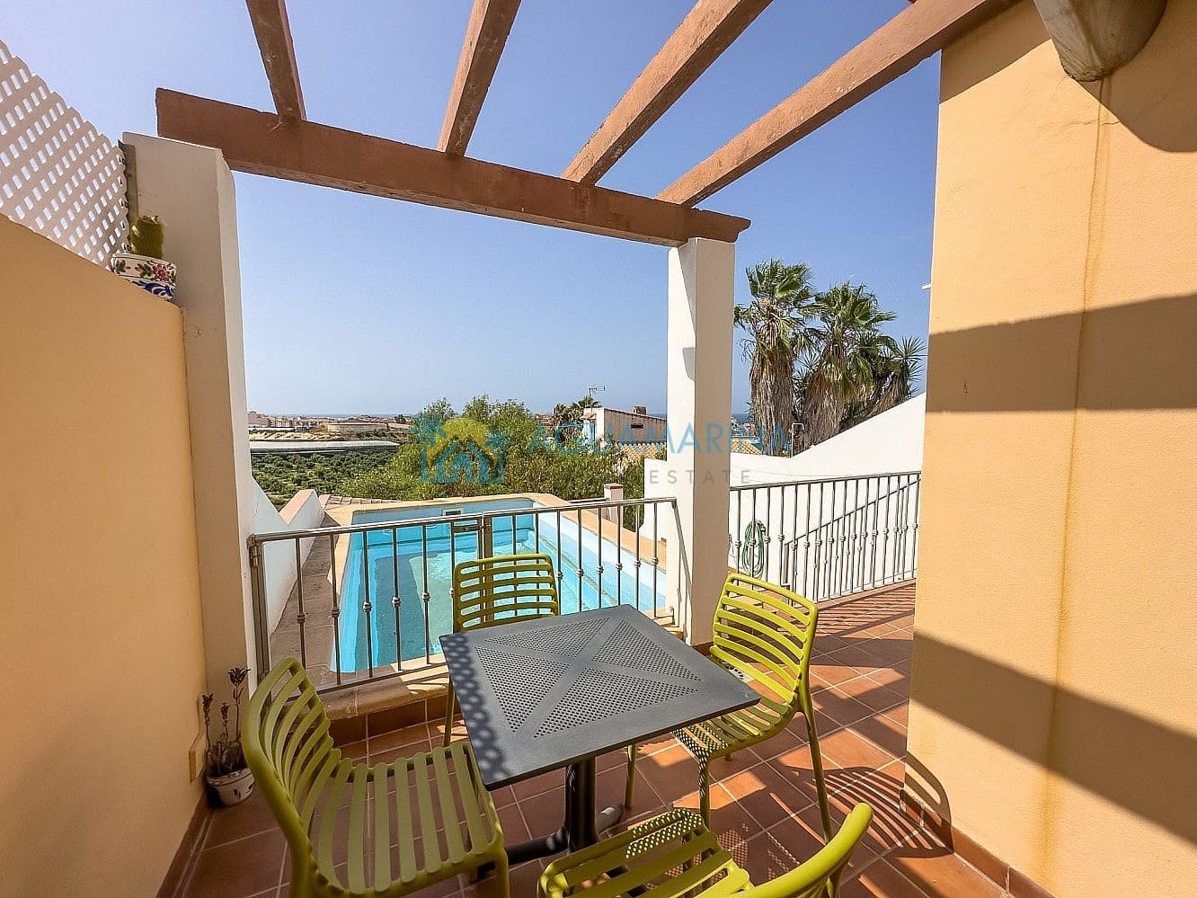 4 Zimmer Reihenhaus zu verkaufen in Torrox mit Pool - 379.000 € (Ref: 9981427)