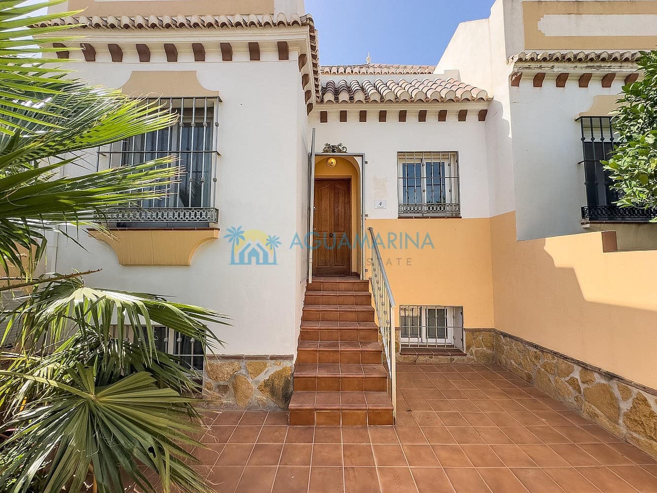 4 Zimmer Reihenhaus zu verkaufen in Torrox mit Pool - 379.000 € (Ref: 9981427)