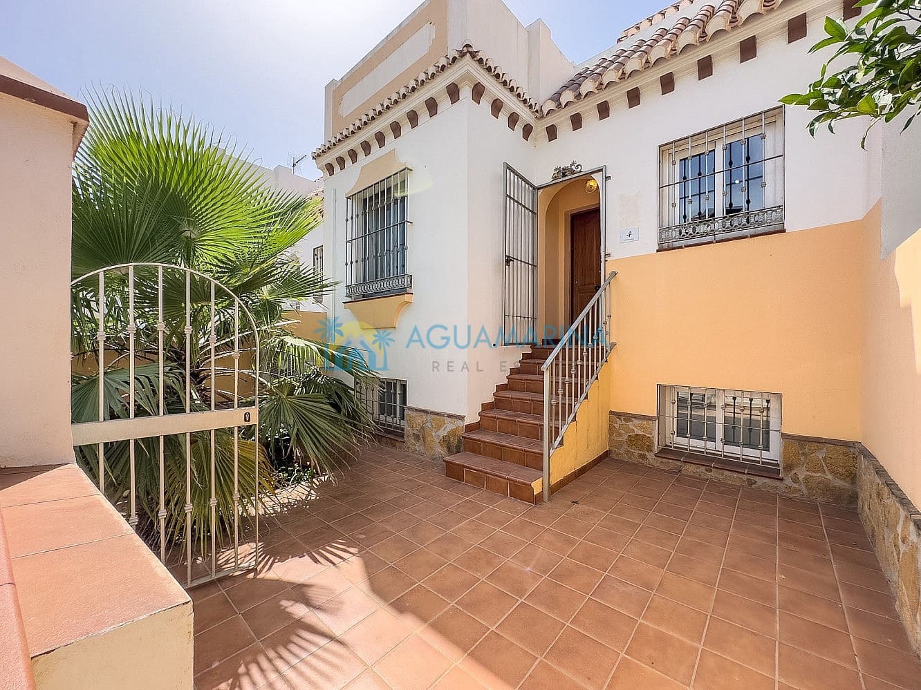 4 Zimmer Reihenhaus zu verkaufen in Torrox mit Pool - 379.000 € (Ref: 9981427)