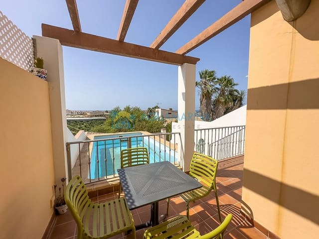 Adosado de 4 habitaciones en Torrox Pueblo, Torrox en venta con piscina - 379.000 € (Ref: 9981427)