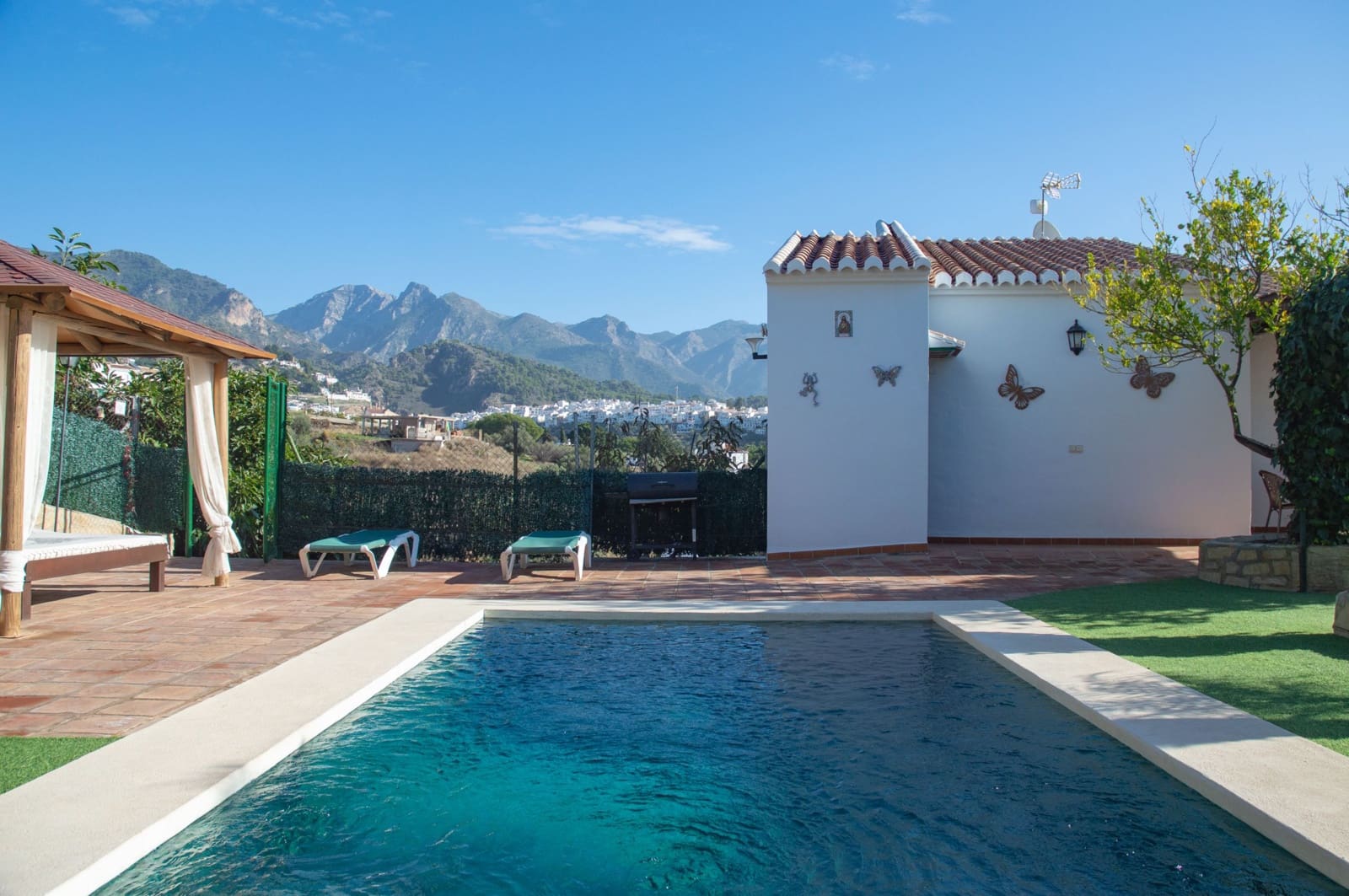 4 bedroom Villa for sale in Frigiliana with pool garage - € 960,000 (Ref: 9297834)