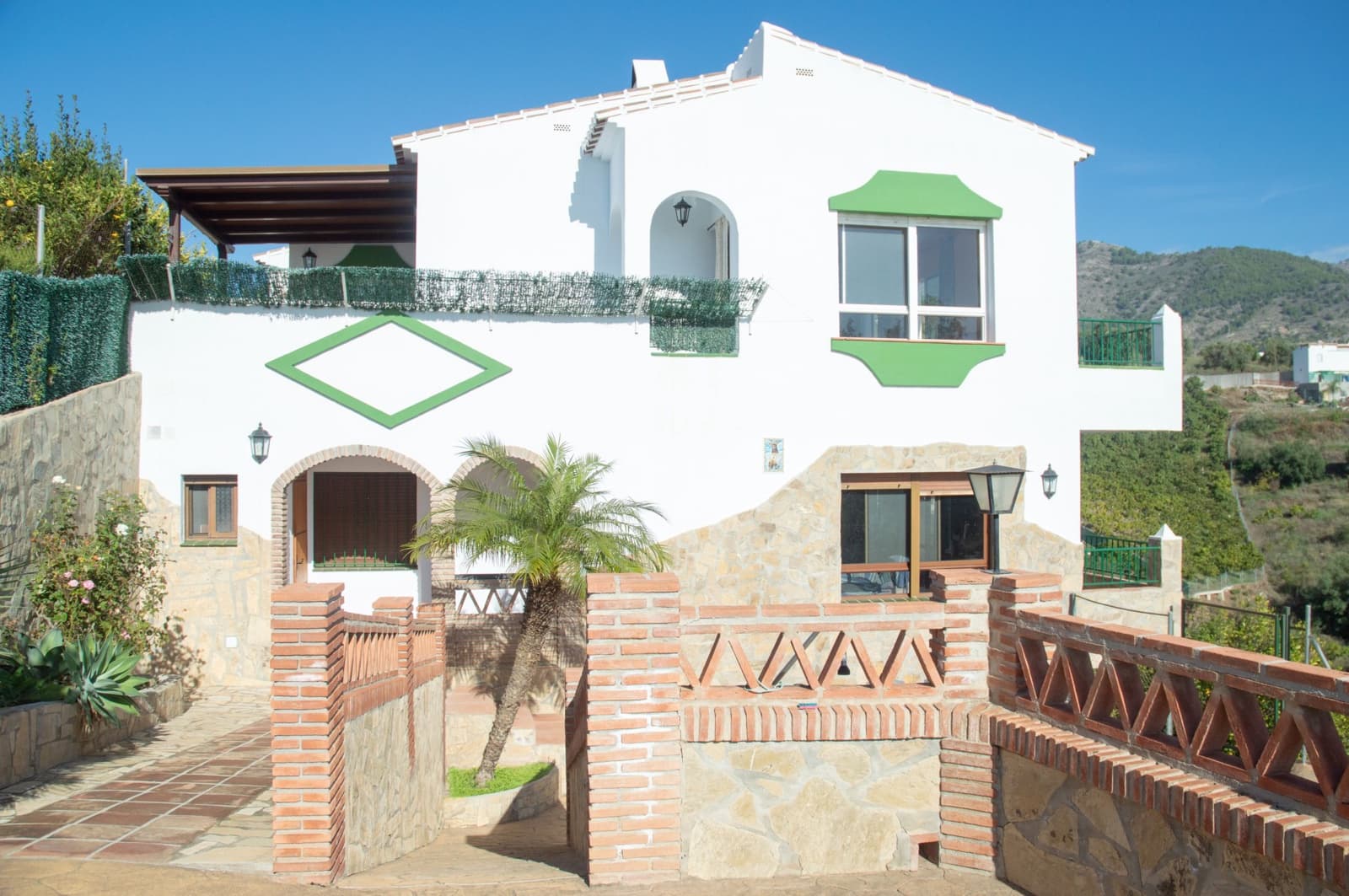 4 bedroom Villa for sale in Frigiliana with pool garage - € 960,000 (Ref: 9297834)