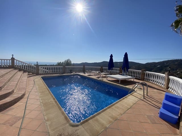 3 soverom Villa til leie i Frigiliana med svømmebasseng garasje - € 1 750 (Ref: 9297844)