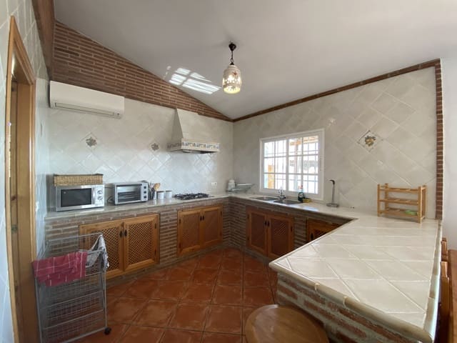 3 soverom Villa til leie i Frigiliana med svømmebasseng garasje - € 1 750 (Ref: 9297844)