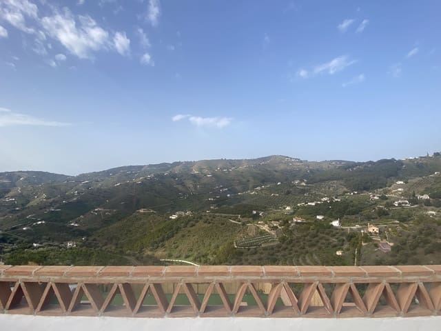 3 makuuhuone Huvila vuokrattavana paikassa Frigiliana mukana uima-altaan 
autotalli - 1 500 € (Ref: 9380060)