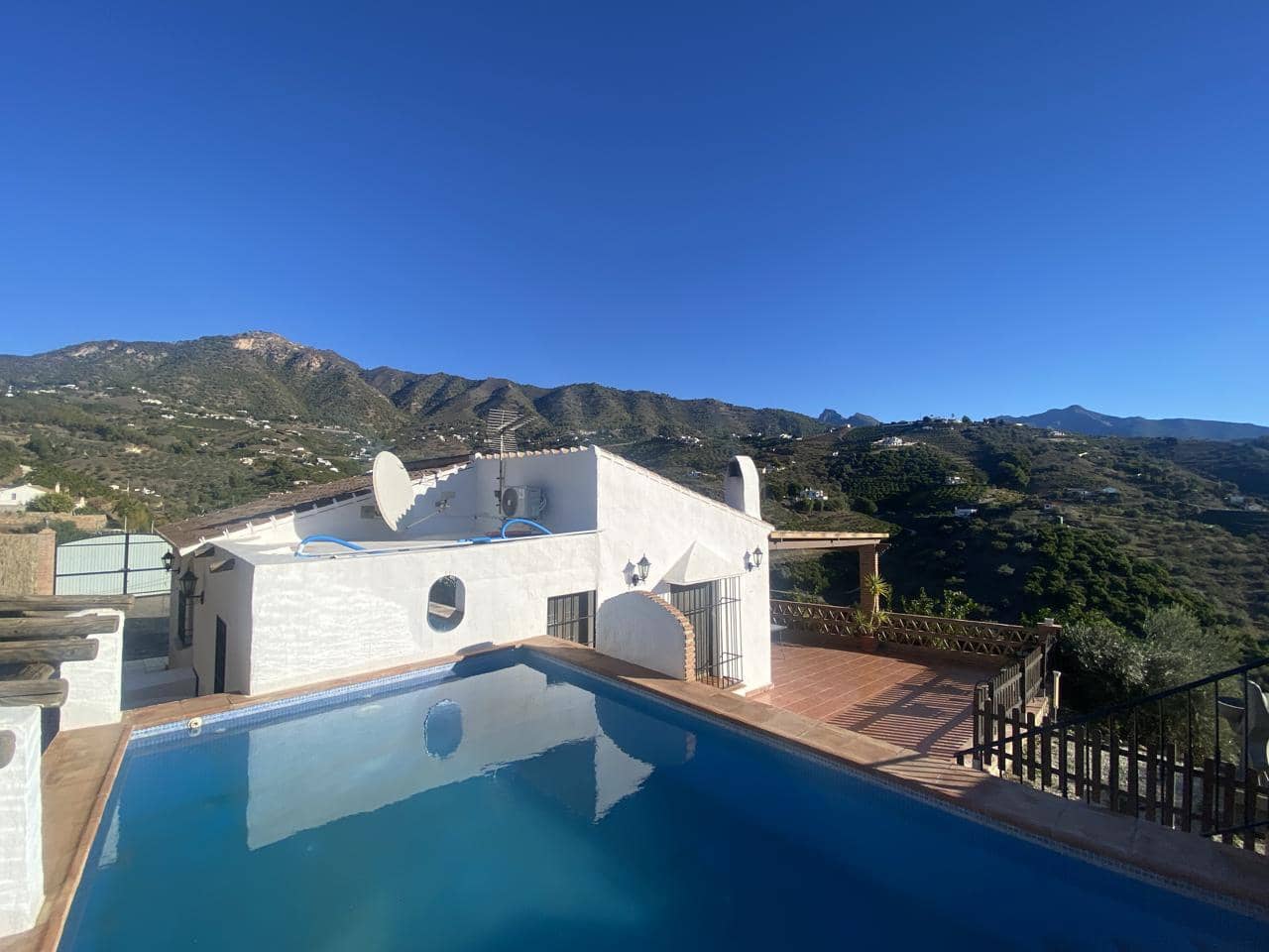 2 sypialnia Finka/Dom wiejski do wynajęcia w Frigiliana z basenem garażem - 1 200 € (Ref: 9394239)