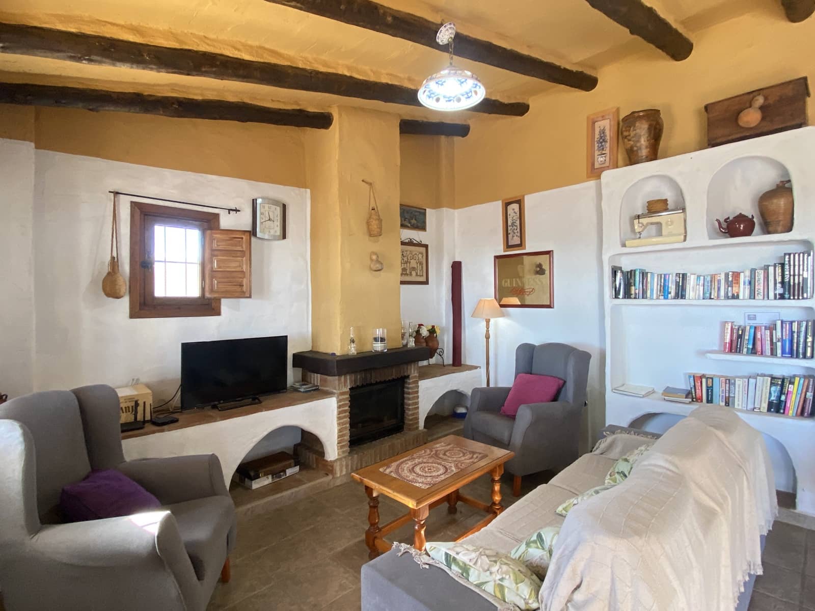 2 bedroom Finca/Country House for rent in Frigiliana with pool garage - € 950 (Ref: 9562543)