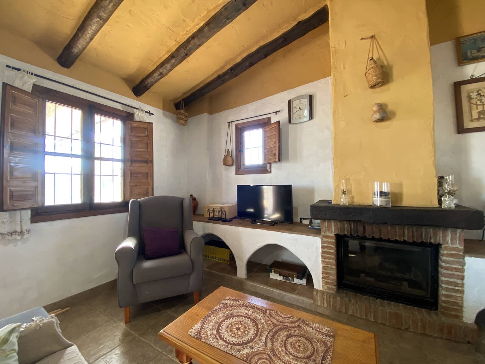 2 bedroom Finca/Country House for rent in Frigiliana with pool garage - € 950 (Ref: 9562543)