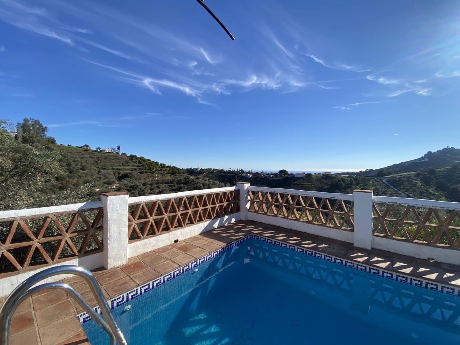 2 bedroom Finca/Country House for rent in Frigiliana with pool garage - € 950 (Ref: 9562543)