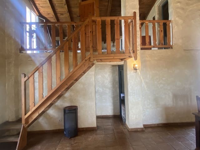 Chalet de 3 habitaciones en Frigiliana en alquiler con piscina garaje - 1.400 € (Ref: 9562594)