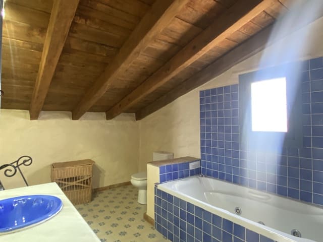 Chalet de 3 habitaciones en Frigiliana en alquiler con piscina garaje - 1.400 € (Ref: 9562594)