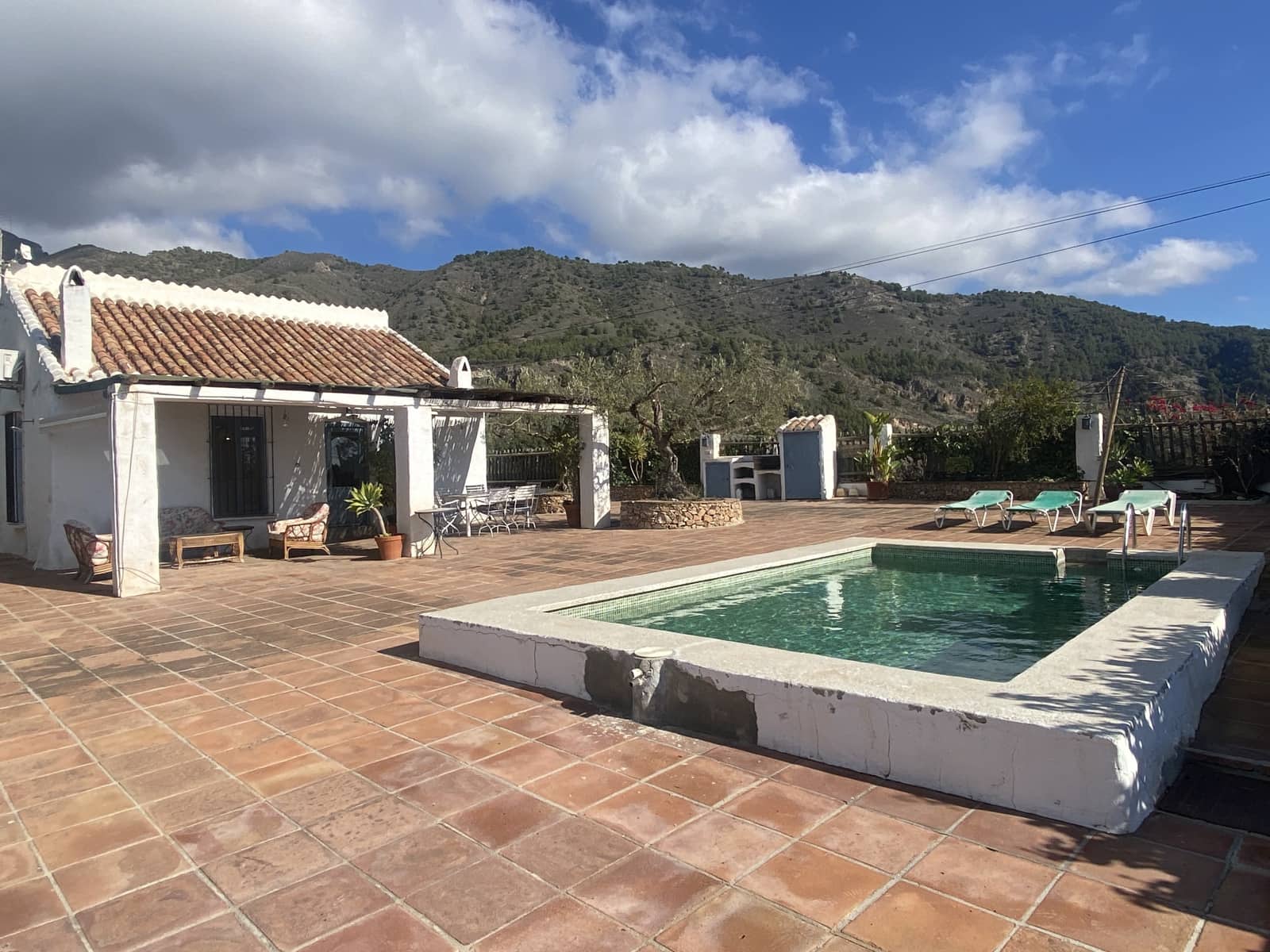 3 bedroom Villa for rent in Frigiliana with pool garage - € 1,400 (Ref: 9562594)