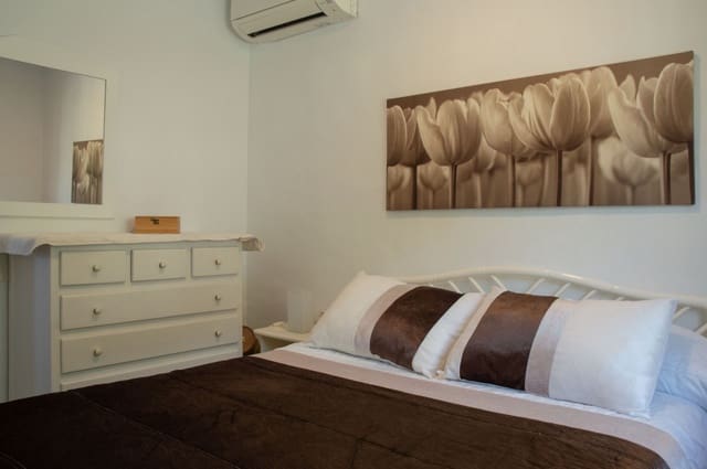 2 quarto Moradia para arrendar em Frigiliana com piscina garagem - 1 000 € (Ref: 9614524)