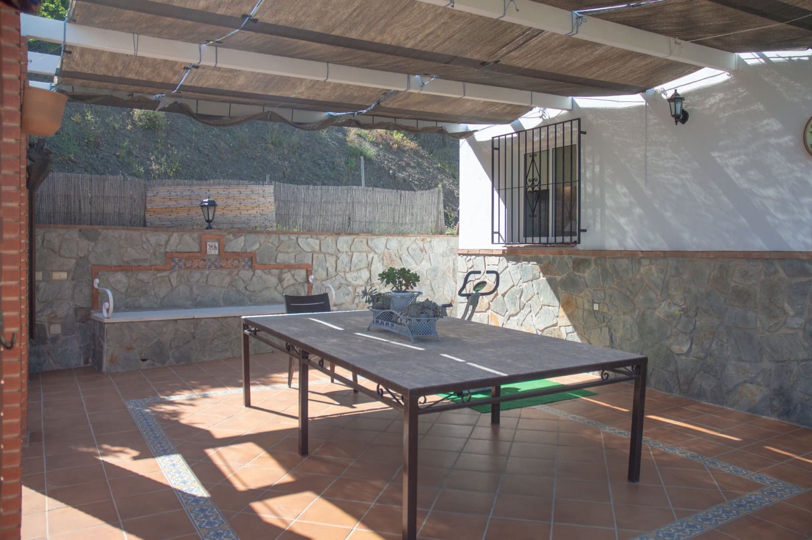 Chalet de 2 habitaciones en Frigiliana en alquiler con piscina garaje - 1.000 € (Ref: 9614524)