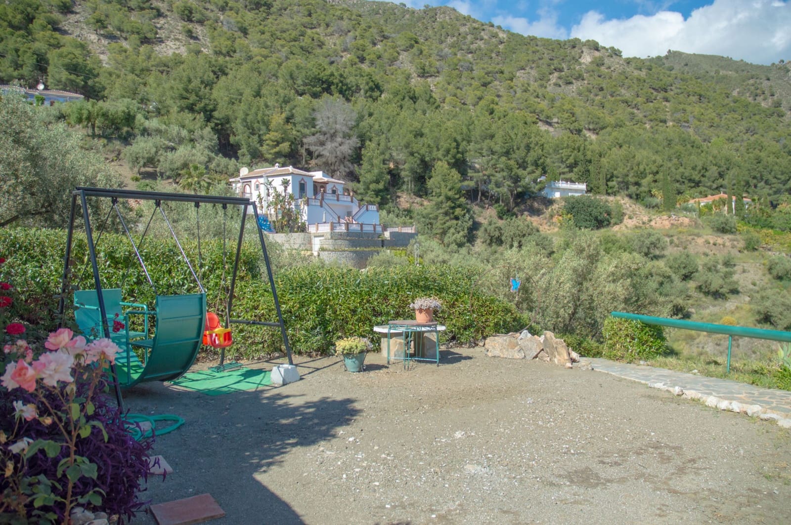 Chalet de 2 habitaciones en Frigiliana en alquiler con piscina garaje - 1.000 € (Ref: 9614524)