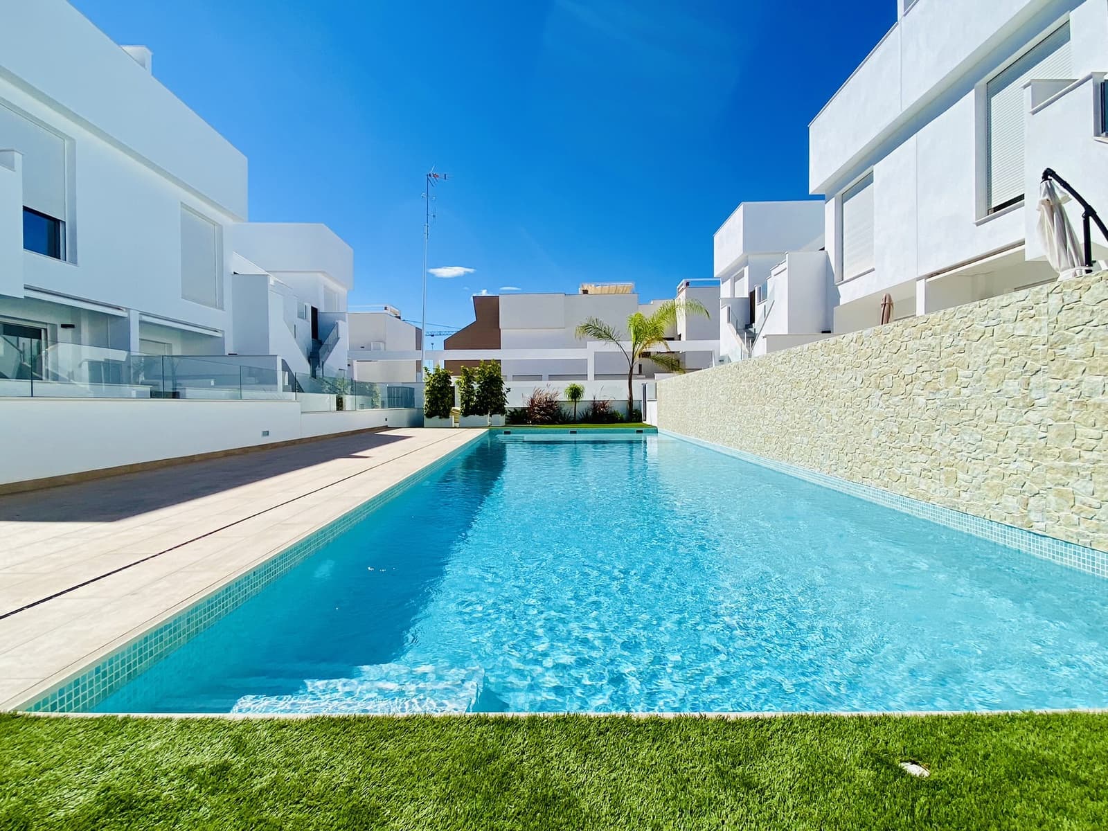 2 bedroom Bungalow for sale in Pilar de la Horadada with pool garage - € 304,900 (Ref: 10057085)