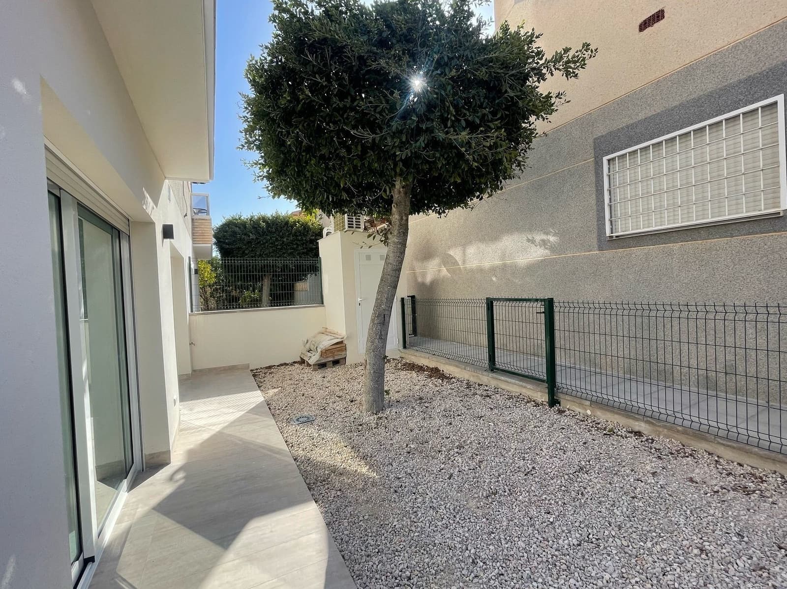 3 bedroom Apartment for sale in Torrevieja with pool garage - € 300,000 (Ref: 10057120)