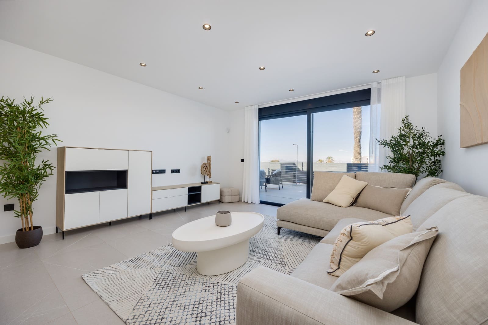 3 makuuhuone Huvila myytävänä paikassa Torrevieja mukana 
autotalli - 585 000 € (Ref: 10057128)
