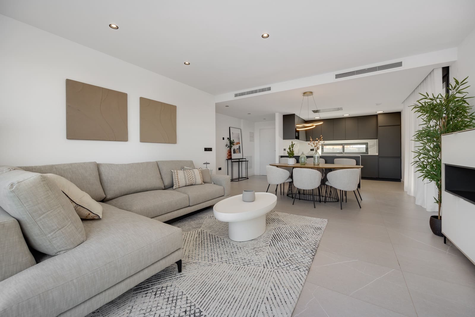 3 makuuhuone Huvila myytävänä paikassa Torrevieja mukana 
autotalli - 585 000 € (Ref: 10057128)