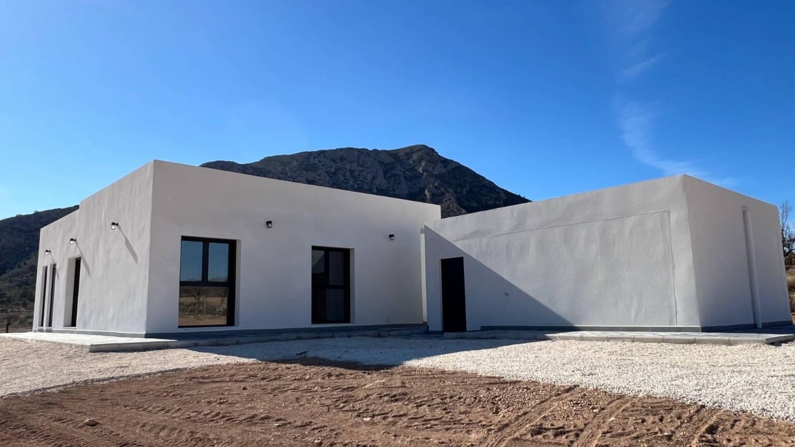 3 soveværelse Villa til salg i La Canalosa med swimmingpool garage - € 410.000 (Ref: 10071756)