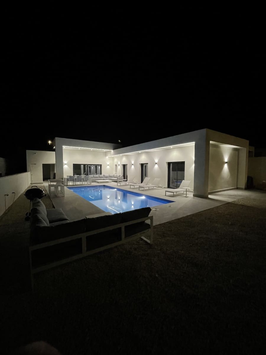3 slaapkamer Villa te koop in La Romana met zwembad garage - € 390.000 (Ref: 10071763)
