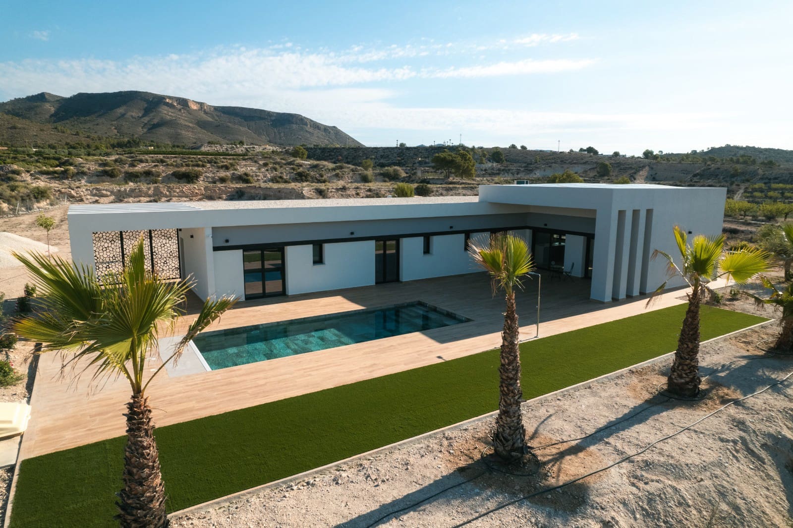 3 Zimmer Villa zu verkaufen in Pinoso mit Pool Garage - 465.000 € (Ref: 10071774)