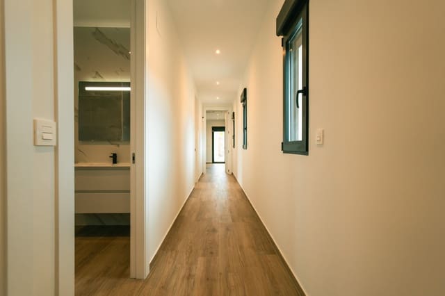 3 Zimmer Villa zu verkaufen in Pinoso mit Pool Garage - 465.000 € (Ref: 10071774)