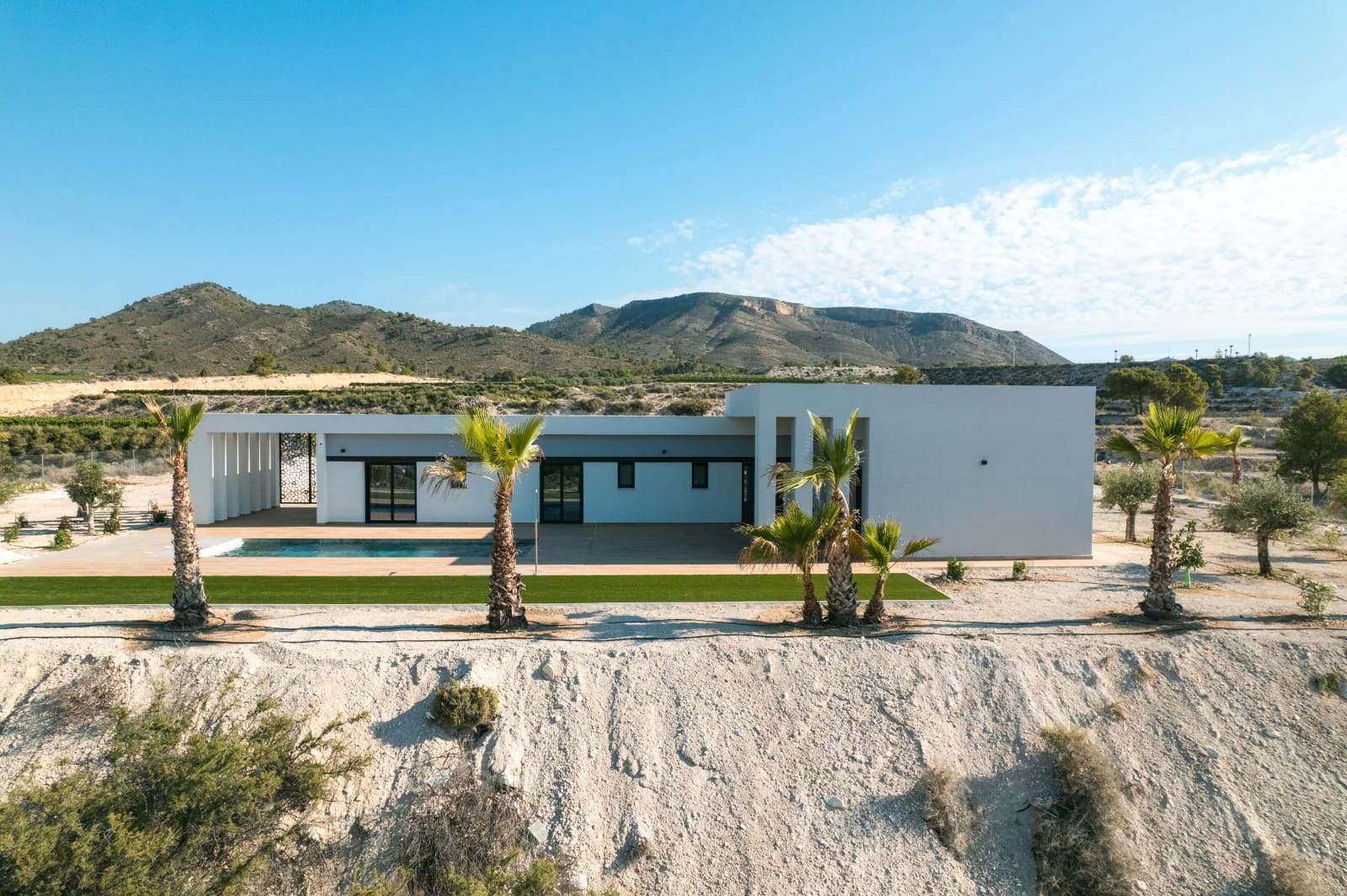 3 Zimmer Villa zu verkaufen in Pinoso mit Pool Garage - 465.000 € (Ref: 10071774)