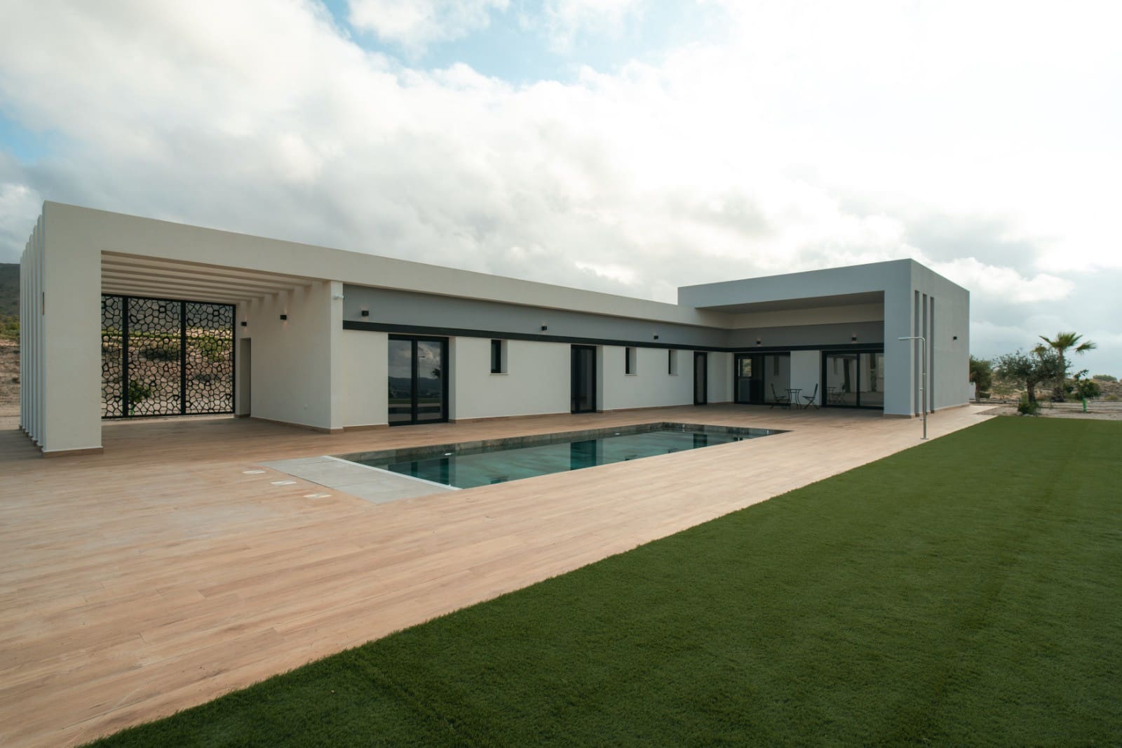 3 Zimmer Villa zu verkaufen in Pinoso mit Pool Garage - 465.000 € (Ref: 10071774)