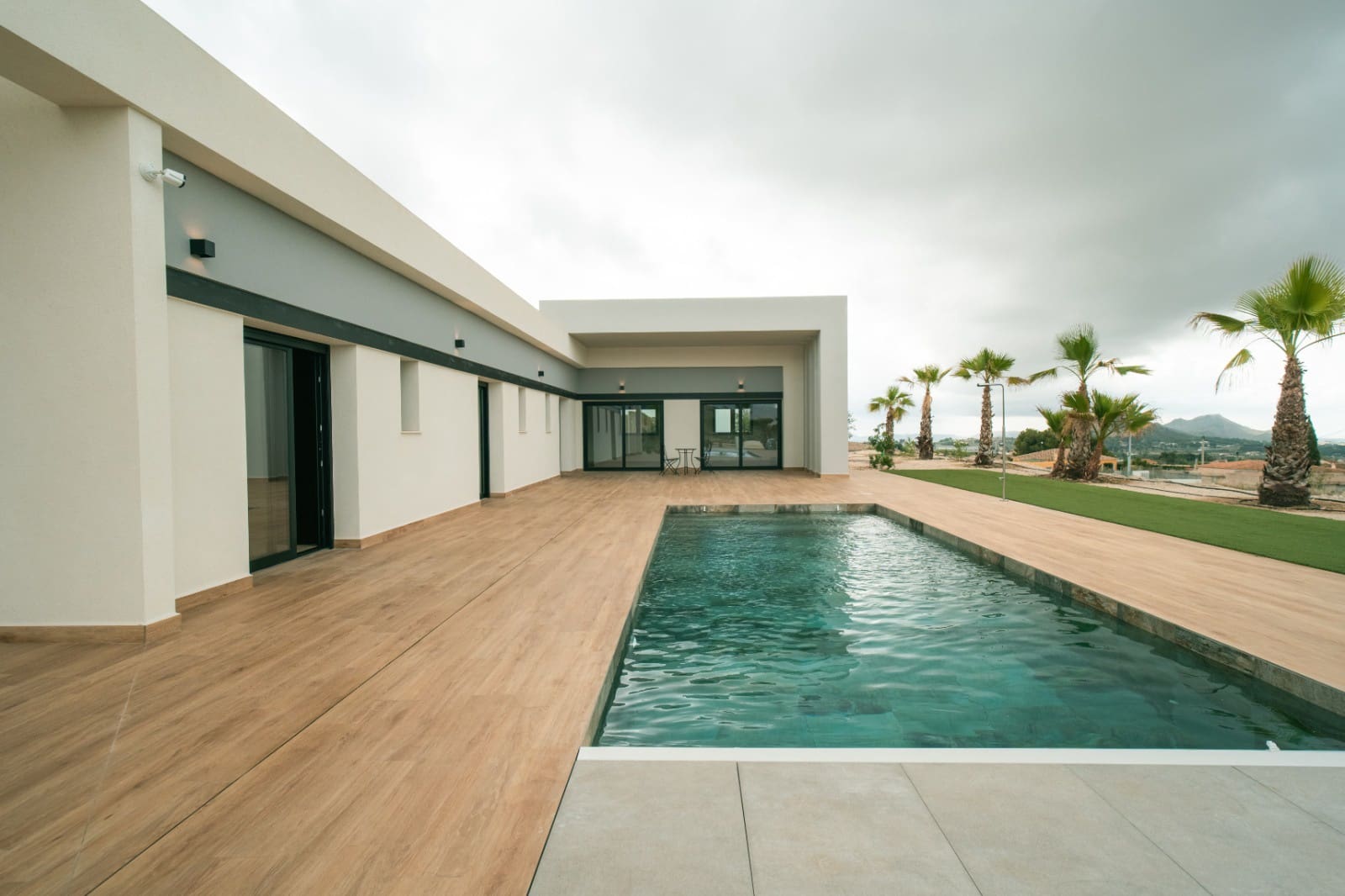 3 Zimmer Villa zu verkaufen in Pinoso mit Pool Garage - 465.000 € (Ref: 10071774)