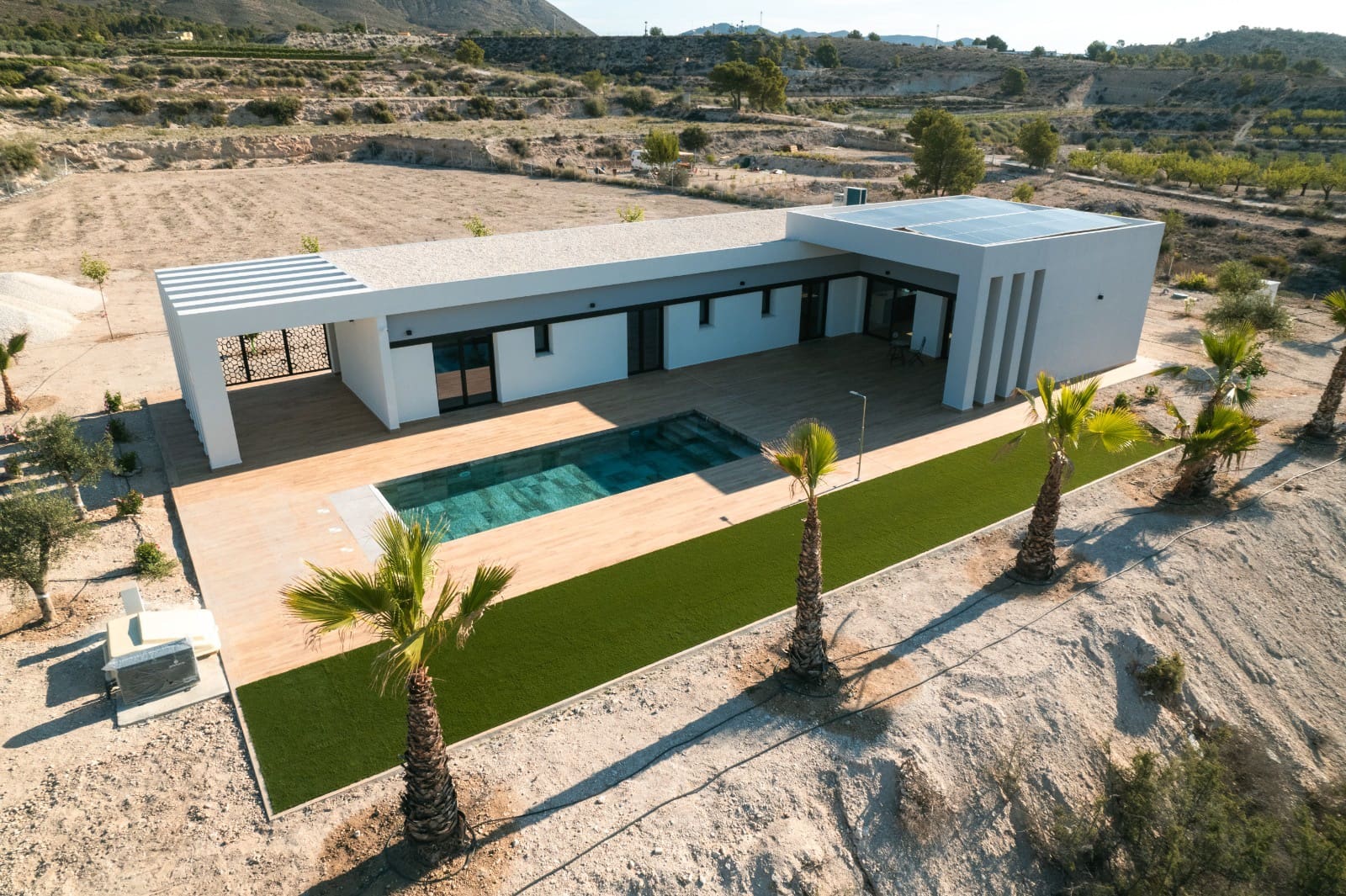 3 Zimmer Villa zu verkaufen in Pinoso mit Pool Garage - 465.000 € (Ref: 10071774)
