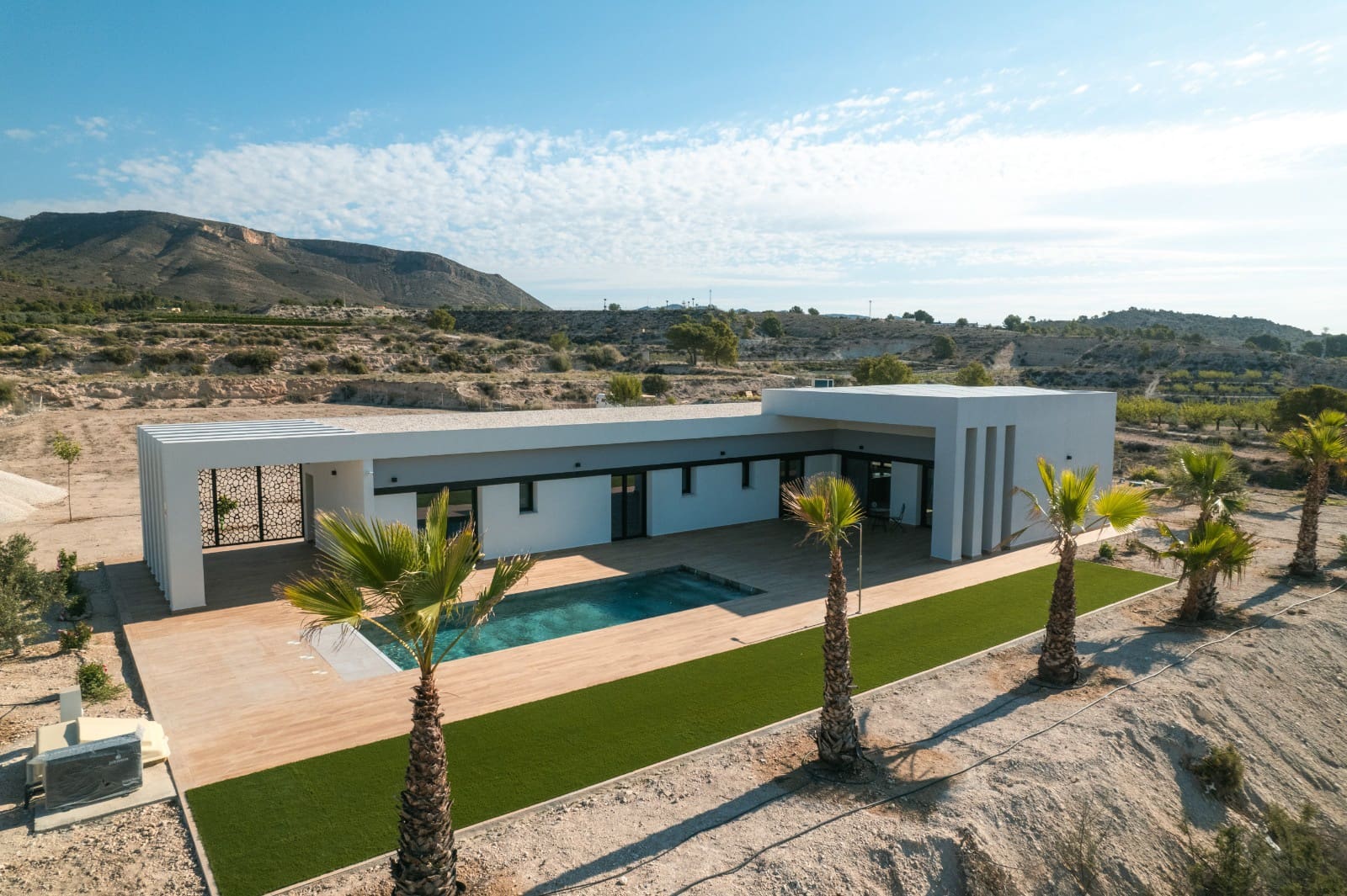 3 Zimmer Villa zu verkaufen in Pinoso mit Pool Garage - 465.000 € (Ref: 10071774)