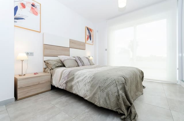 3 Zimmer Villa zu verkaufen in El Chaparral - La Siesta - La Torreta, Torrevieja mit Garage - 424.000 € (Ref: 10071790)